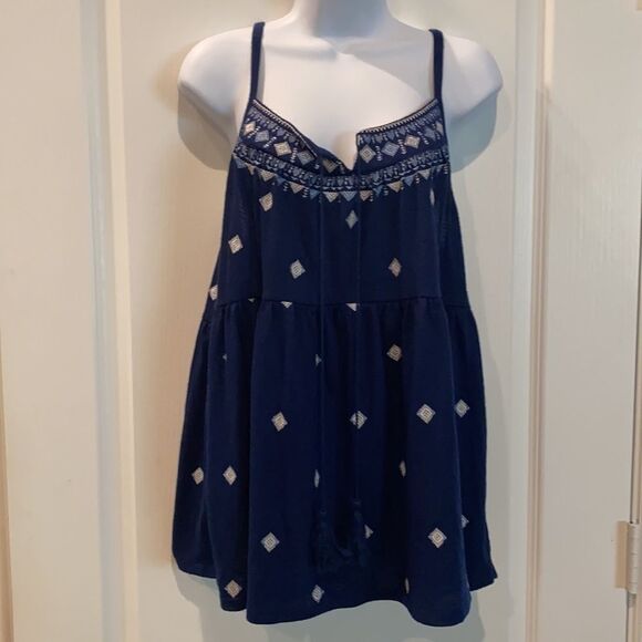 TORRID Crepe Embroidered Cam Halter - Picture 2 of 4